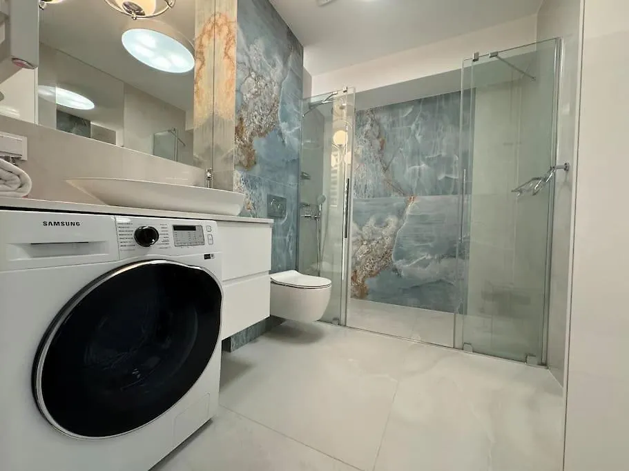 Luxuriously Decorated Apartment In A Calm District Of Krakow